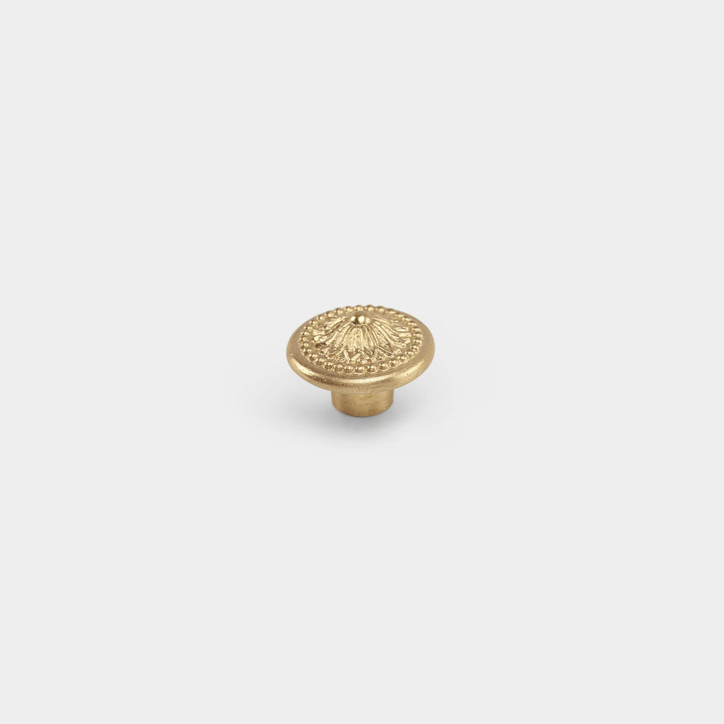 Boulle brass knob, adding timeless elegance to your furnishings.