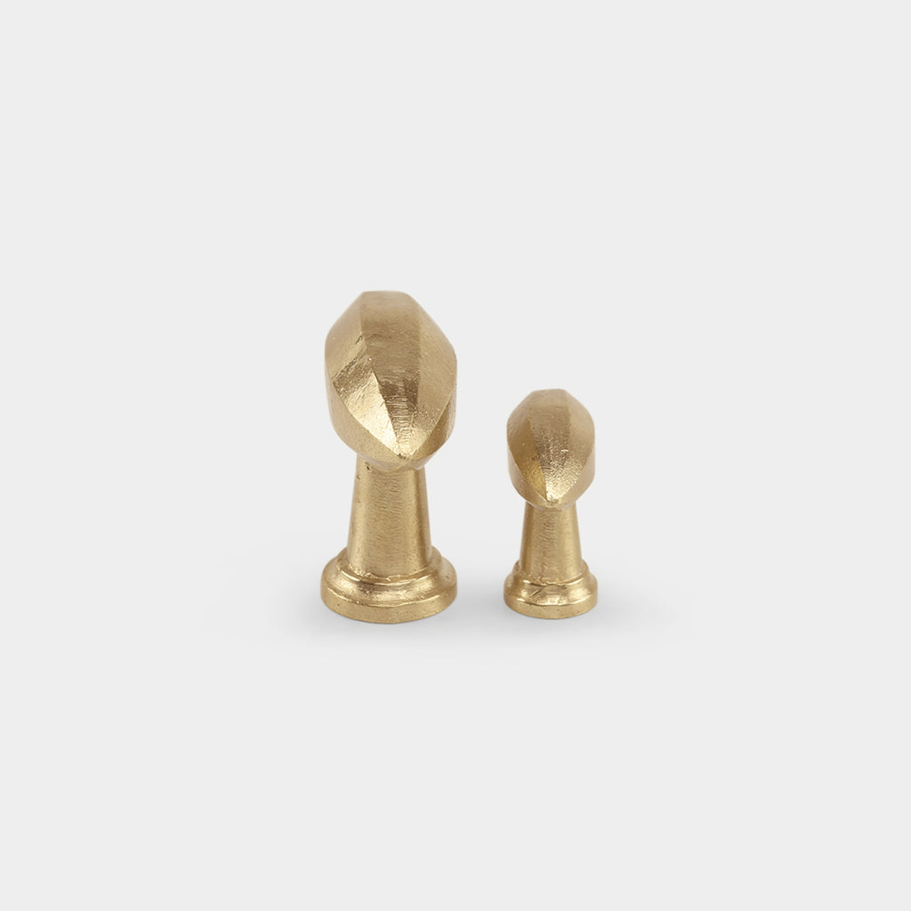 Monvel brass door knob, adding a touch of luxury to your entrances.